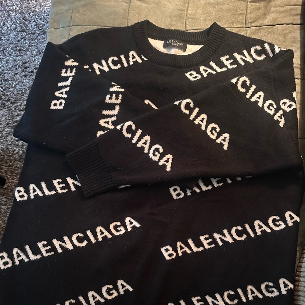 Balanciaga sweater in mint condition